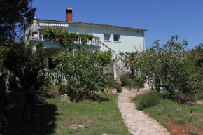  Apartments with a parking space Pula - 7649  Пула